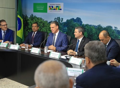 Ministro Fávaro lança novo registro de estabelecimento de produtos de origem animal para modernizar setor