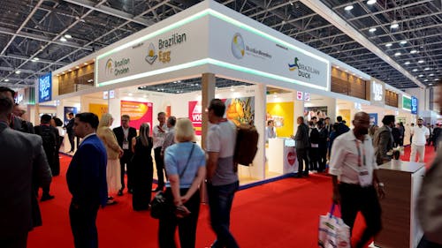 Exportadores brasileiros de carnes suína e de frango projetam US$ 1,4 bilhão em negócios após a Gulfood 2026