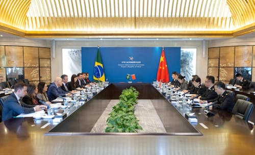 Brasil e China reforçam parceria estratégica e avançam em protocolo para exportação de miúdos suínos